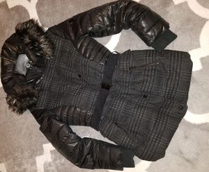 Med Kenzie Black Plaid puffer coat with hood